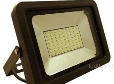 FL-LED Light-PAD   70W 2700К  5950Лм   70Вт  AC195-240В 290x235x48мм 1640г - Прожектор