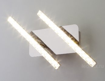 Светодиодный настенный светильник с хрусталем 90041/2 хром 