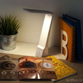 Светодиодная настольная лампа Desk белый/серебряный (TL90450) - Светодиодная настольная лампа Desk белый/серебряный (TL90450)